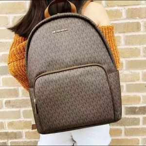Gaby’sBags💕NWT Michael Kors Backpack